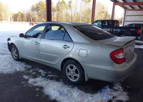 2003 Toyota Camry Le z USA, uszkodzony, nr VIN 4T1BE32K43U222558